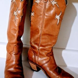 Beautiful Wrangler Cowboy Boots!!